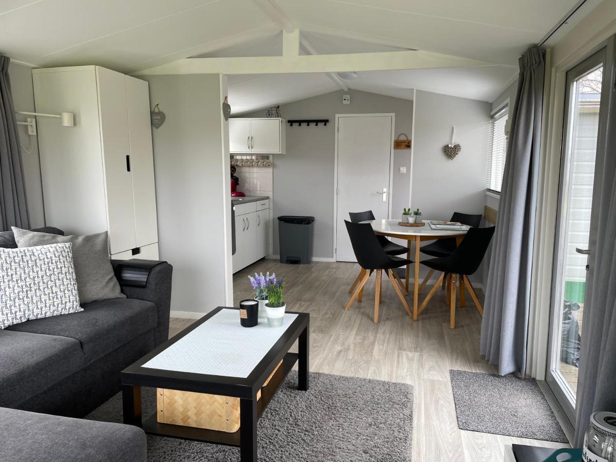 Luxe Chalet Friesland I14 - 5 Pers Westergeest Buitenkant foto
