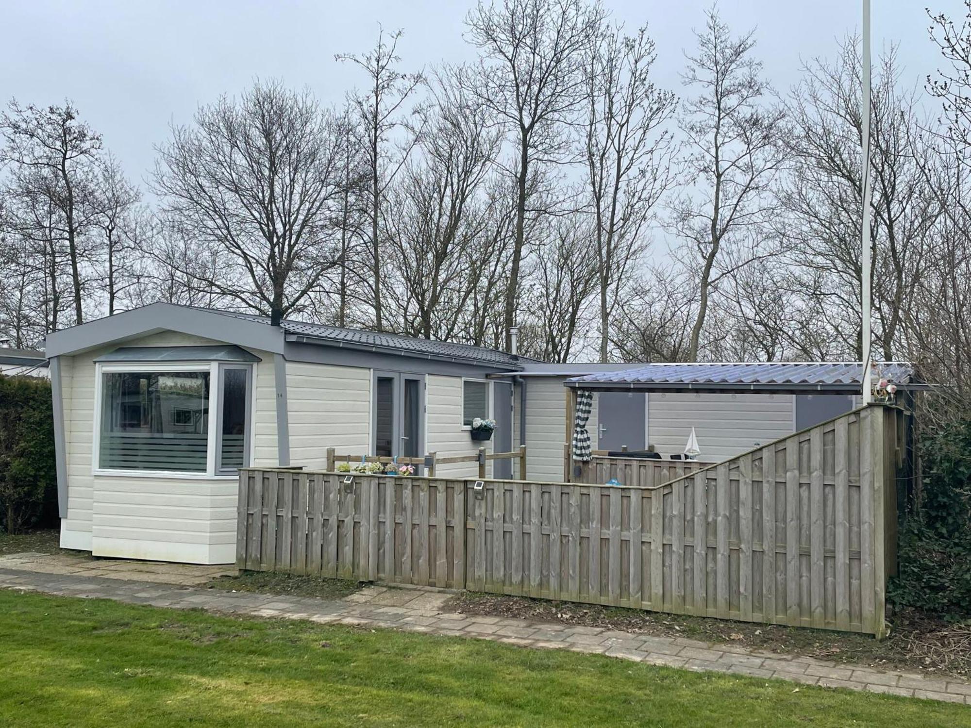 Luxe Chalet Friesland I14 - 5 Pers Westergeest Buitenkant foto