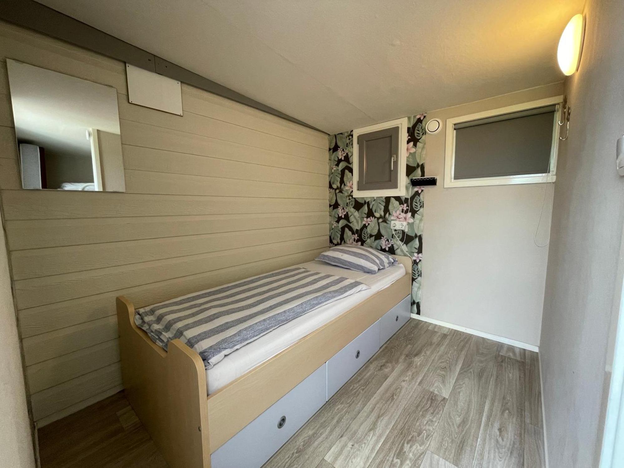 Luxe Chalet Friesland I14 - 5 Pers Westergeest Buitenkant foto